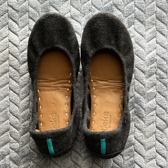 Tieks, Vegans collection in Greystone. - Picture 2 of 10